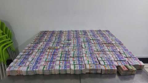 Hallan caleta con cuatro mil millones de pesos en peaje de Cundinamarca