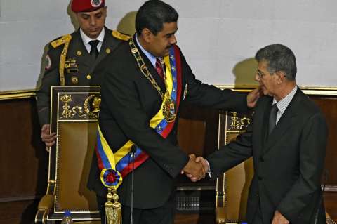 Maduro comparece por primera vez ante asamblea de mayoría opositora a su Gobierno