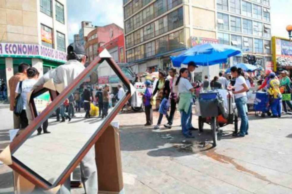 Las ventas ambulantes son para millones de colombianos la única forma de ganarse la vida. / Archivo El Espectador