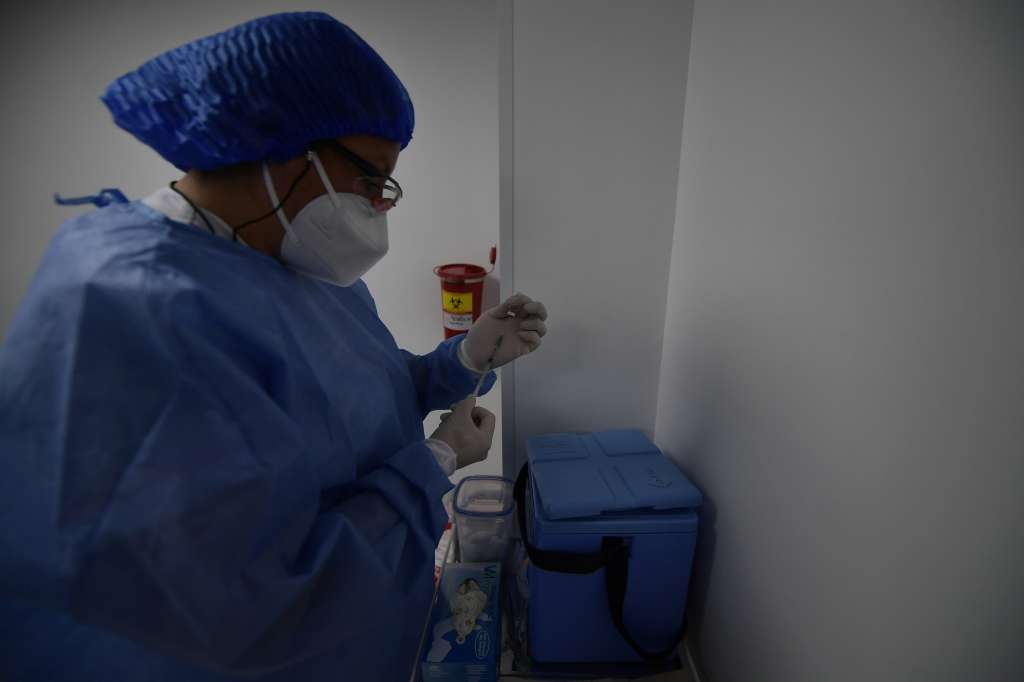 Jornada de vacunación de personas de la tercera edad contra el Covid19 con la vacuna Pfizer en Viva 1A IPS