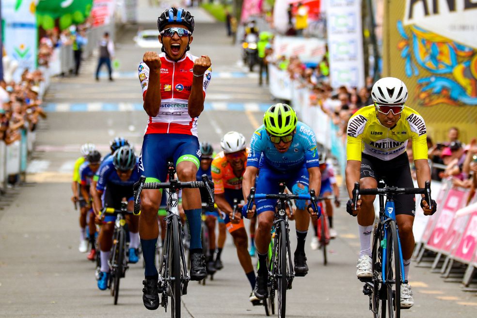 Adrián Bustamante, ganador de la quinta etapa del Clásico RCN.