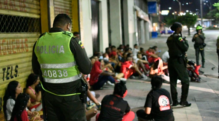 Capturaron a hinchas del América que agredieron a seguidor del Cali y a su mamá