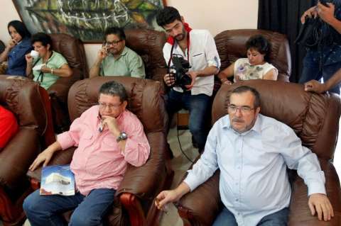 “Si dejamos la paz en manos de Uribe al país se lo lleva el diablo”: Farc