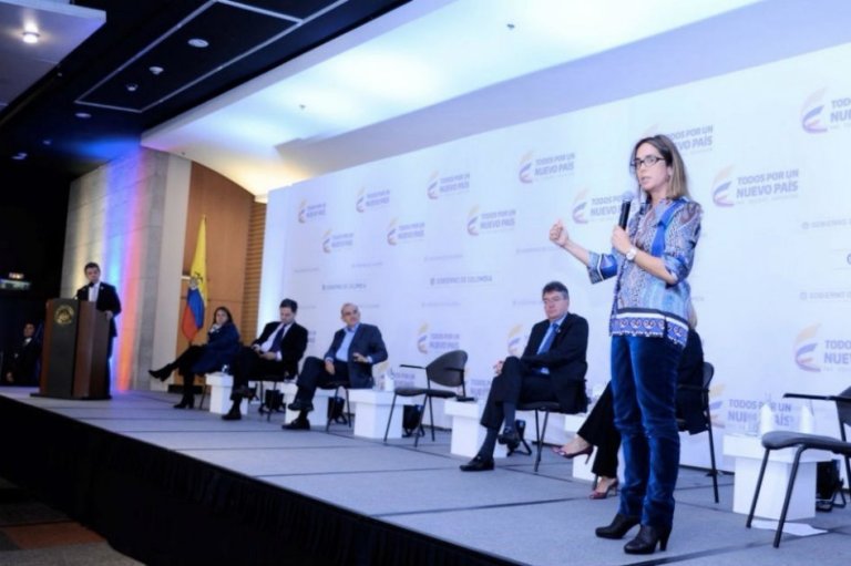 Jornada Única, importante aporte para la paz y equidad en Colombia: Gina Parody