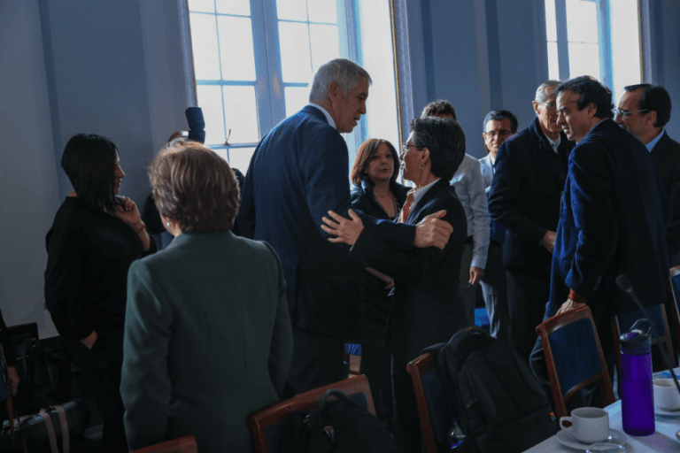 Esta es la comisión que hará el empalme entre Enrique Peñalosa y Claudia López