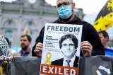 Italia pone en libertad a Carles Puigdemont, pero le exige permanecer en el país