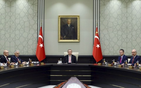 Turquía: purgas, despidos y acusaciones