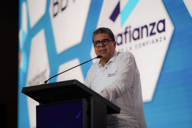 Megaproyectos en riesgo: si recaudo sigue bajo, se requiere recorte presupuestal