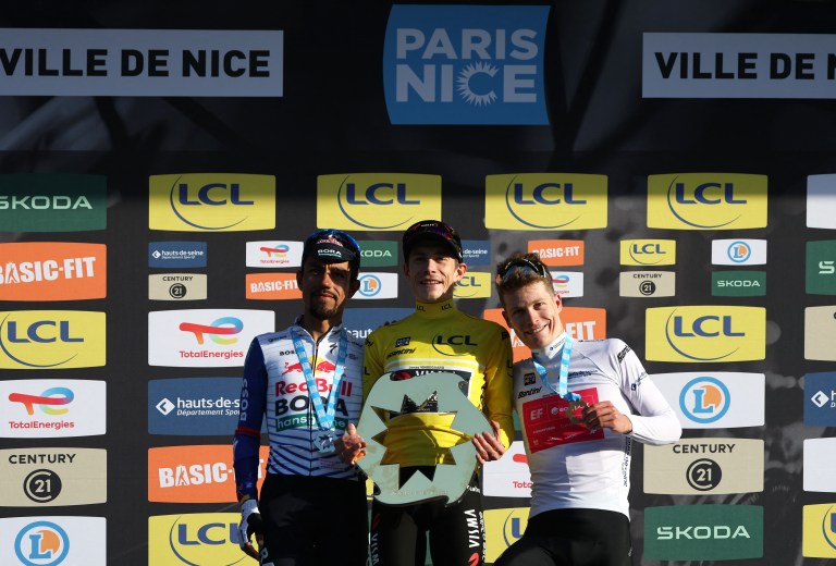 Daniel Martínez se levantó tras una caída y defendió su lugar en el podio de la París-Niza