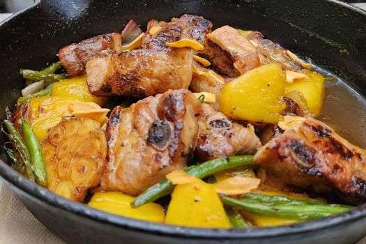 Costillas de cerdo con piña asada