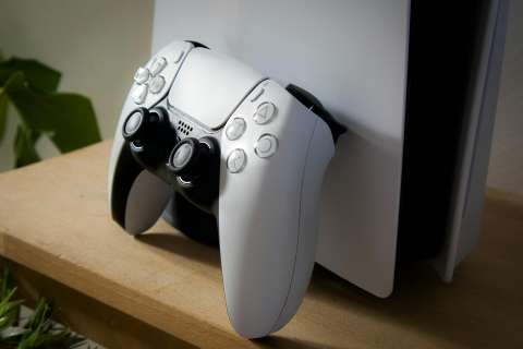 El DualSense de la PS5 ya se puede conectar a otros dispositivos simultáneamente