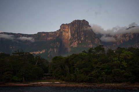 Esta es la cascada más alta del mundo: ¿dónde está y cómo llegar?