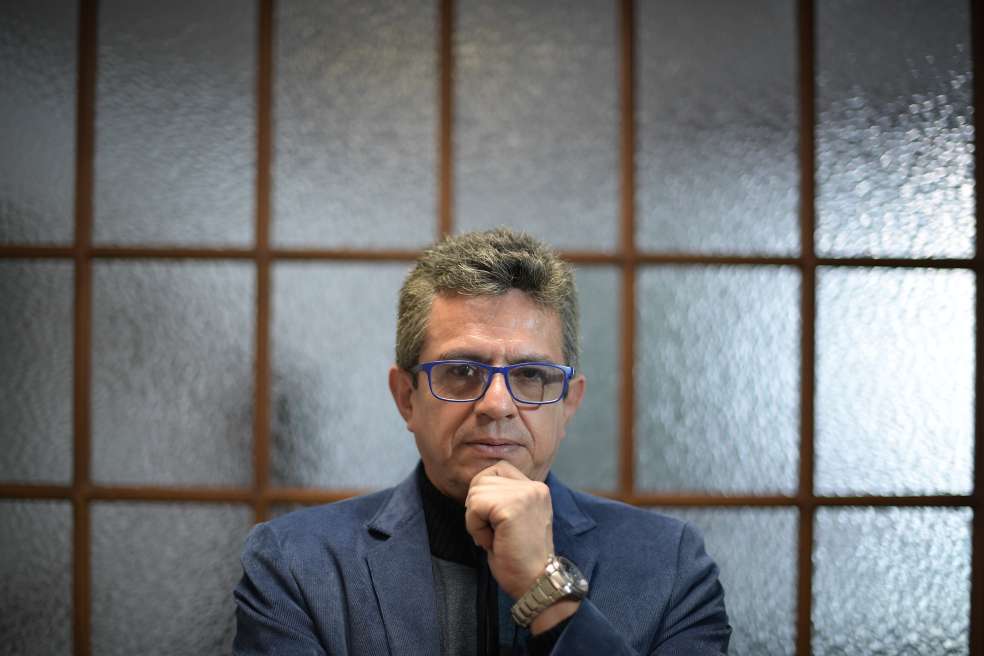 Gabriel Ángel, bautizado así en la guerra, duró 30 años en las Farc. Ahora se dedica a ser escritor. / Foto: Mauricio Alvarado - El Espectador. 