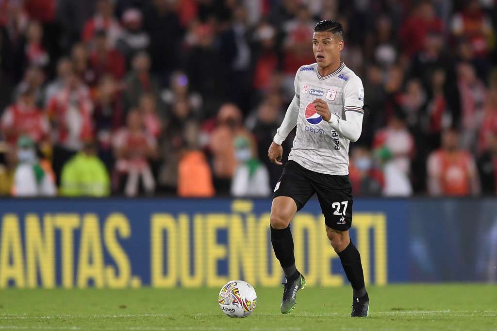 Futbolista colombiano, medio centro del América de Cali, en el partido ante Santa Fe por la quinta fecha de la Liga Betplay 2022-II.