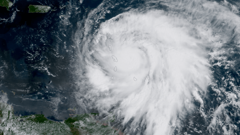 María se convierte en tormenta tropical tras su paso por el sur de EE.UU.