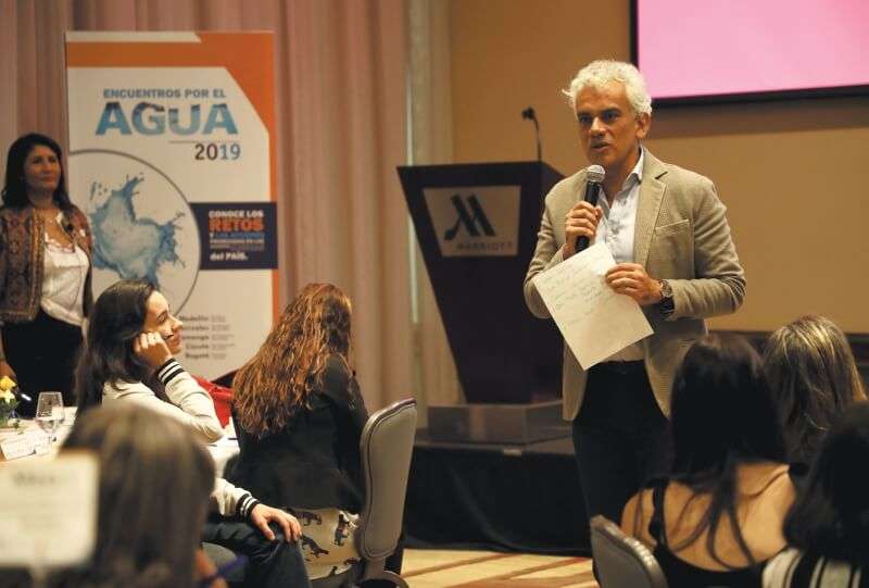 La séptima edición del Encuentro por el Agua en Medellín se realizó en el Hotel Marriot el 22 de mayo. El ministro de Ambiente, Ricardo Lozano, hizo presencia en el evento durante la mañana, anunciando las estrategias de su cartera. / Fredy Vargas
