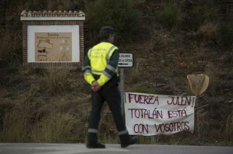 Mineros están a dos metros del pozo donde cayó el niño Julen en el sur de España