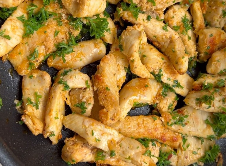 Pollo al ajillo, una receta sabrosa para empezar la semana