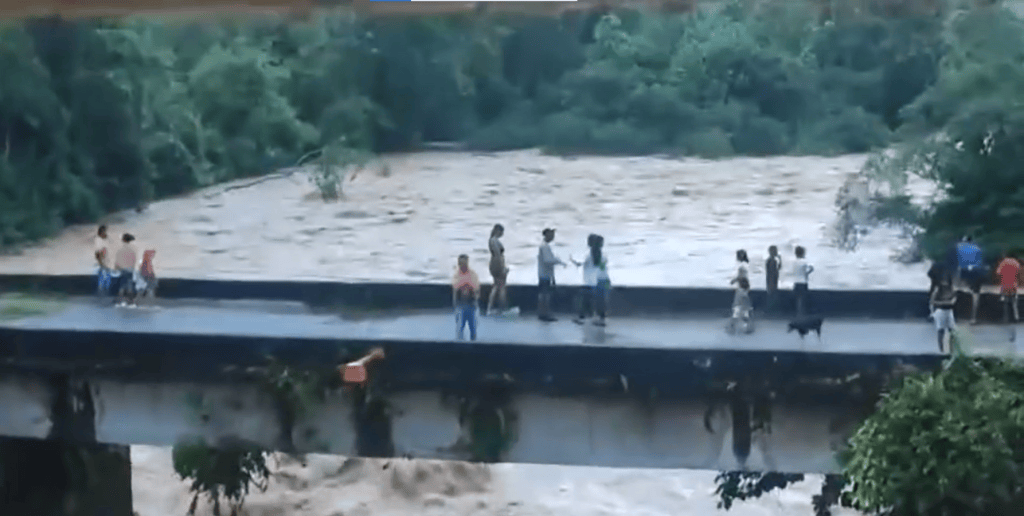 creciente río Mutatá