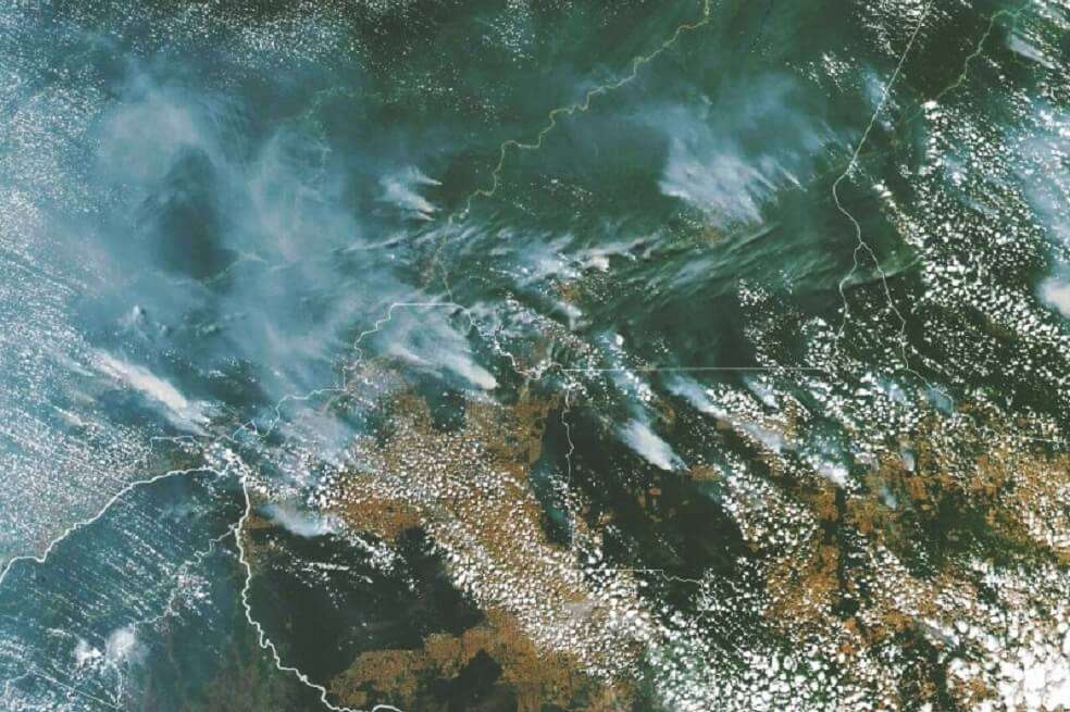 Mientras en el resto del mundo la mayoría de los fuegos son causados de manera accidental, en Brasil se suma irresponsablemente la mano de los hacendados. / Foto: Observatorio Terrestre de la NASA - AFP