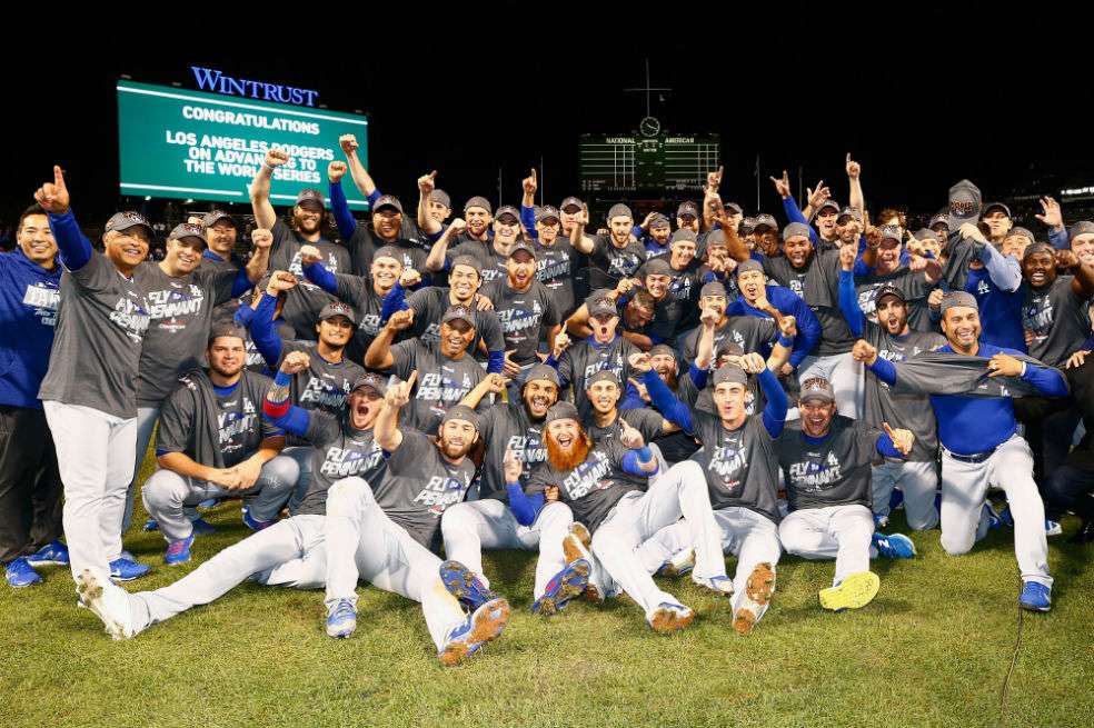 Los jugadores de Los Ángeles Dodgers celebran el título de la Liga Nacional. / AFP