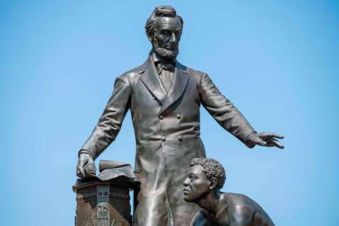 La guerra de las estatuas en Estados Unidos enfurece a Donald Trump