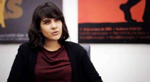Juez falla en primera instancia a favor de profesora Luciana Cadahia