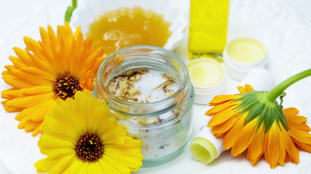 cosmética natural. cosmética sostenible. cremas, aceites, jabones.