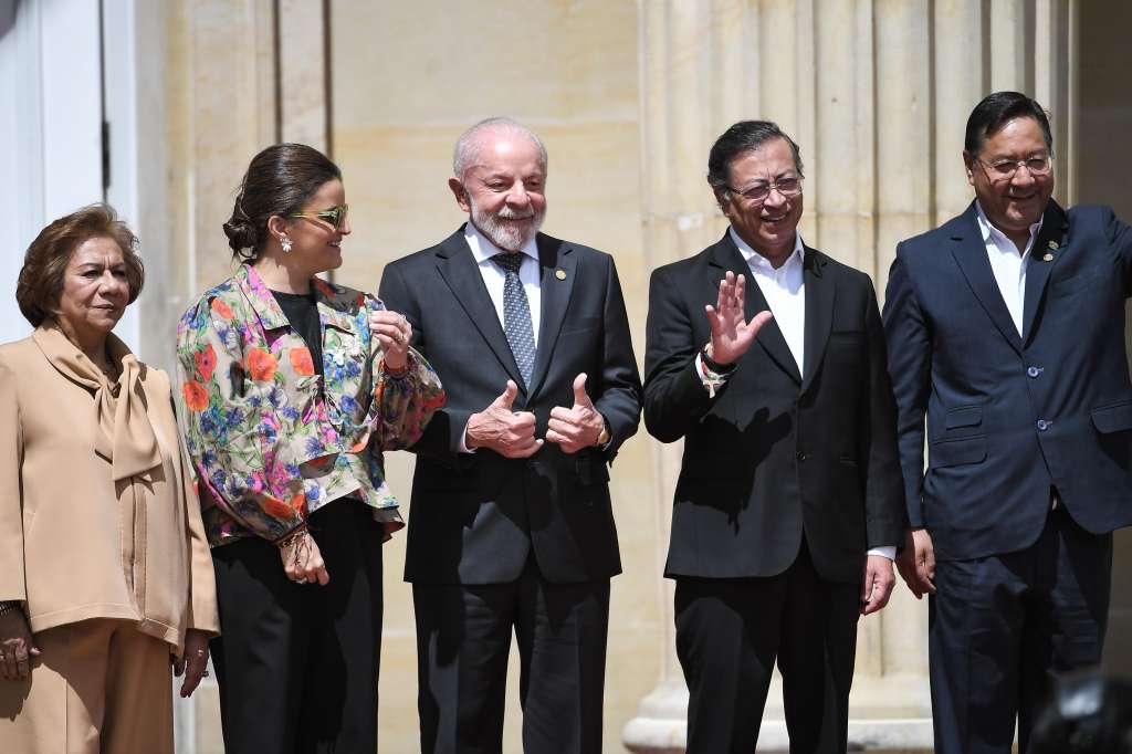 Los presidentes de Colombia, Gustavo Petro, de Brasil, Luiz Inácio Lula da Silva, de Bolivia, Luis Arce, la vicepresidenta de Ecuador, María José Pinto y la canciller (e) de Colombia, Rosa Yolanda Villavicencio.