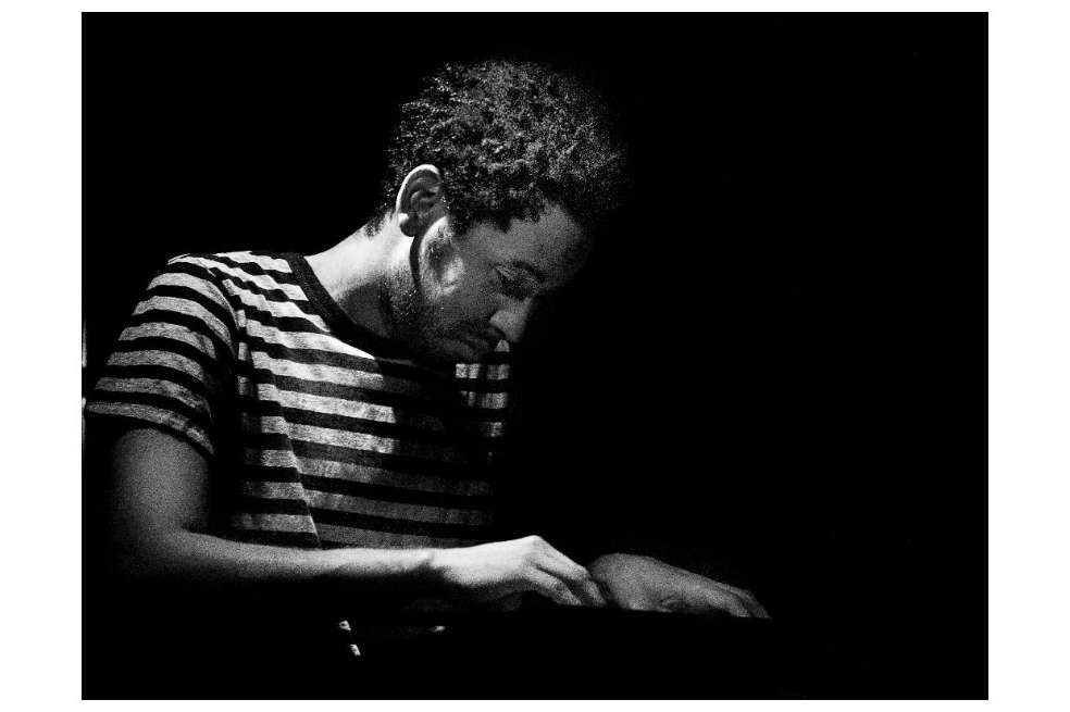 Néstor Vivas (Cali, 1980) se formó como músico en Colombia en la Universidad del Valle, y en Argentina en el Conservatorio de Música Manuel de Falla (Buenos Aires). Ha hecho dos producciones discográficas, participado en festivales de jazz en Uruguay, Argentina, y Bogotá, y hecho conciertos en Francia y Suiza. También se desempeña en el ámbito pedagógico. / Archivo particular