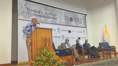 Maurice Armitage, alcalde de Cali, llama a dejar la indolencia.