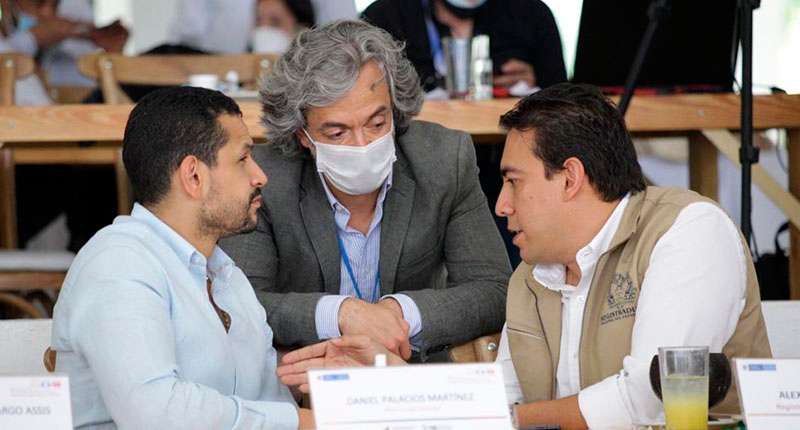El registrador Alexander Vega y el director del DANE, Juan Daniel Oviedo, limaron asperezas tras las diferencias por los datos entre ambas entidades que dirigen.