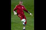 Victor Valdés será baja por seis semanas por lesión en el gemelo