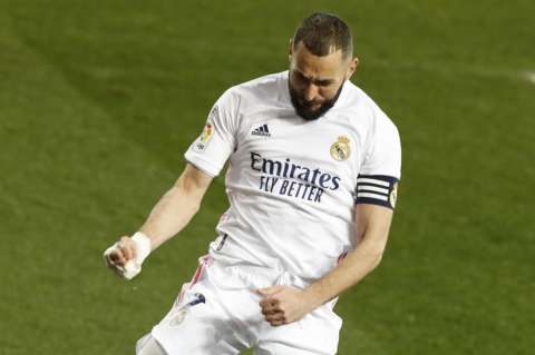 Real Madrid goleó al Alavés para calmar la crisis de resultados