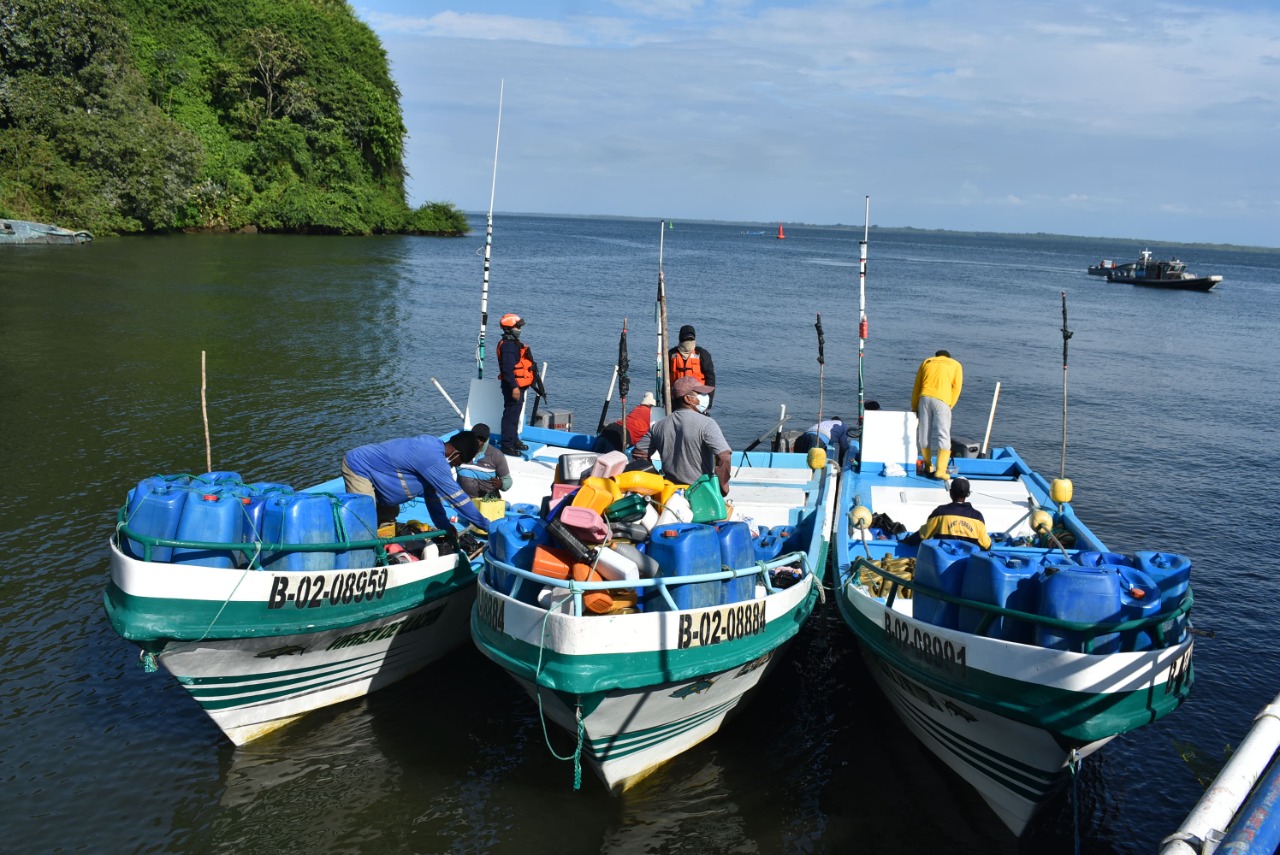 Tres embarcaciones extranjeras se encontraban en aguas colombianas sin la debida autorización.