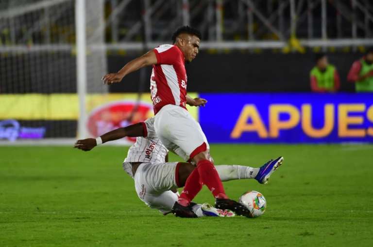 América fue incapaz de hacerle frente a Santa Fe, que tuvo uno de los mejores partidos del semestre por el juego y el resultado.