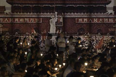 Miles de personas recuerdan Tiananmen en Hong Kong