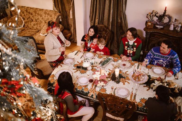 Mensajes bonitos de feliz Navidad para la familia, empleados y clientes