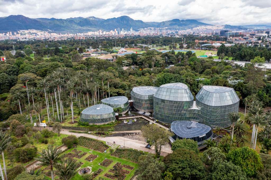 El Jardín Botánico de Bogotá, nombrado oficialmente Jardín Botánico José Celestino Mutis en honor al astrónomo y botánico José Celestino Mutis, es un centro de investigación, conservación y divulgación de la diversidad de las especies vegetales en Bogotá