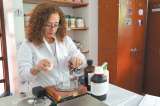 Bolsas de plátano y yuca para detener la contaminación plástica en el Amazonas