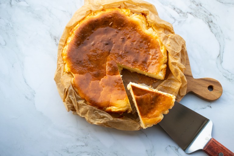 ¡Atención! Aquí te enseñamos a preparar una rica torta de arepa
