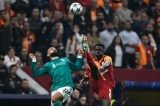 Galatasaray, con Dávinson Sánchez, pegó primero y venció a Liverpool en la Champions League