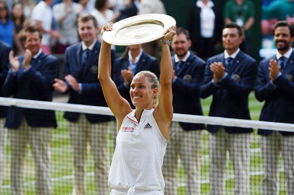 La victoria de la alemana Angelique Kerber evitó que Serena Williams conquistara a los 36 años su octavo torneo de Wimbledon. / EFE