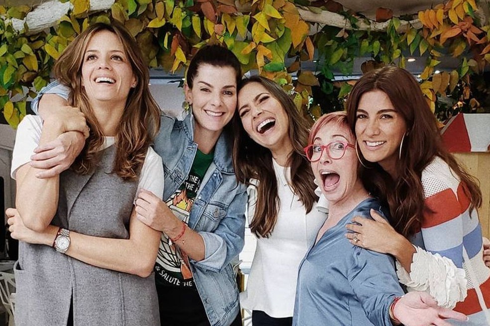 Las presentadoras Andrea Serna, Carolina Cruz, Yaneth Waldman, Jessica de la Peña y Ángela Cardozo se hacen llamar el ‘Petit Comité’. Aquí te contamos cómo comenzó esta amistad que ya lleva más de 15 años.