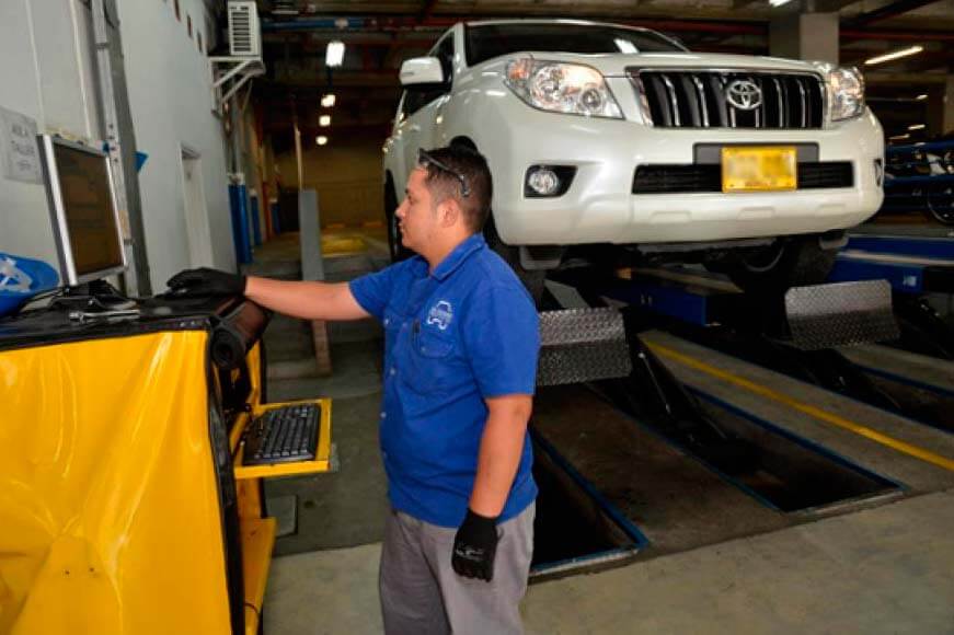 No todos los negocios relacionados al ámbito automotriz se encuentran cerrados. Gracias al último grupo de reaperturas que comunicó el Ministerio de Comercio, empresas de latonería y pintura automotriz, por ejemplo, ya se encuentran funcionando.
/ Cortesía
