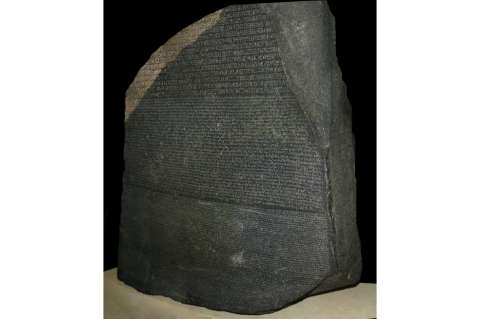 Arqueólogo le pide al Museo Británico que devuelva la piedra de Rosetta a Egipto