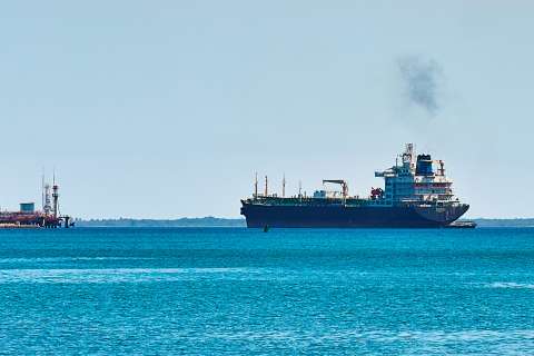 Alivio para Cuba: Estados Unidos permite que un barco petrolero ruso llegue a la isla