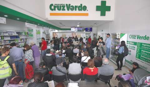 Contraloría entra a investigar caso de Sanitas y Cruz Verde