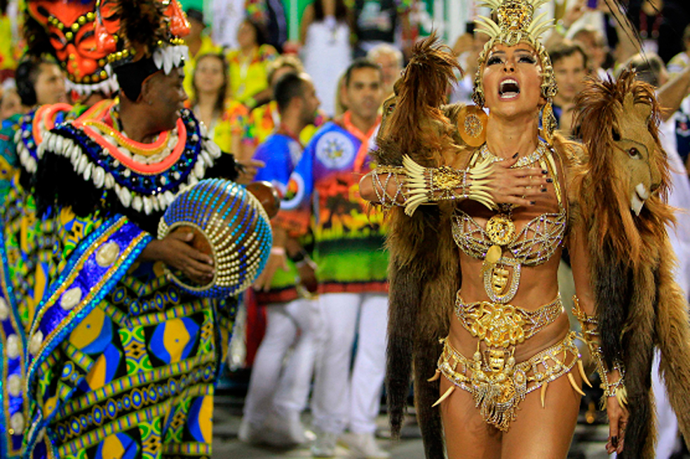En los años 50, la samba dio vida al suave y sensual Bossa Nova, una "reformulación estética" del género musical, con una fuerte influencia del jazz, y que se ha convertido en uno de los movimientos más influyentes de la historia de la música popular brasileña hasta nuestros días. / Archivo EFE
