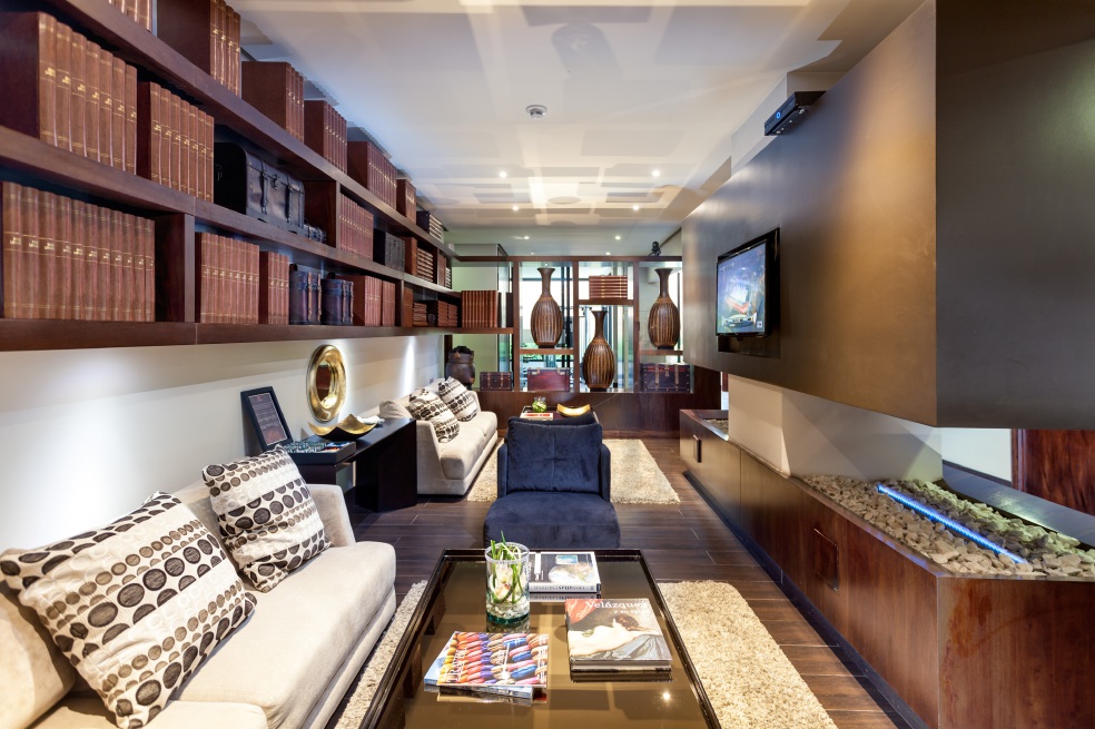 Cada espacio del 93 Luxury Suites se caracteriza por los detalles de lujo, incluido el lounge. El hotel está ubicado cerca del Parque de la 93 en Bogotá. / Cortesía